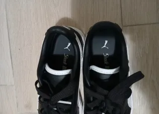 Zapatillas Puma Negras y Blancas