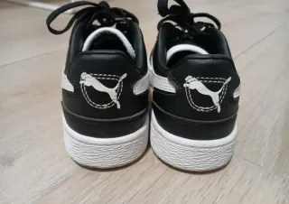 Zapatillas Puma Negras y Blancas