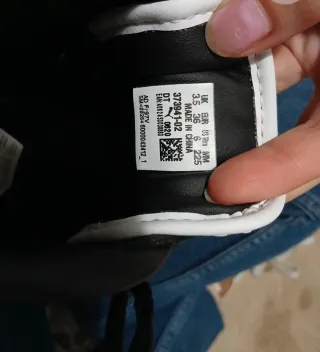 Zapatillas Puma Negras y Blancas