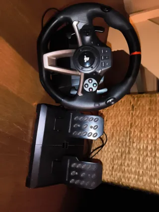 Volante y Pedales PS4 Logitech