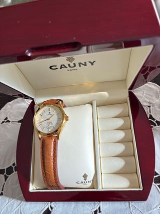 Reloj CAUNY Dorado y Marrón. CON PILA RECIEN PUEST