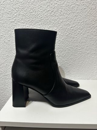 Botín piel Mango tacón negro