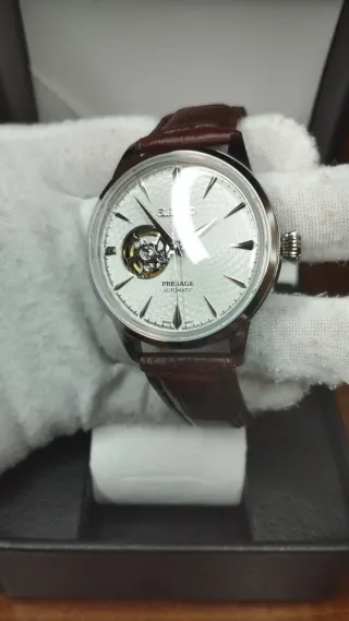 Reloj Seiko Mod Presage Blanco Marrón Open Heart