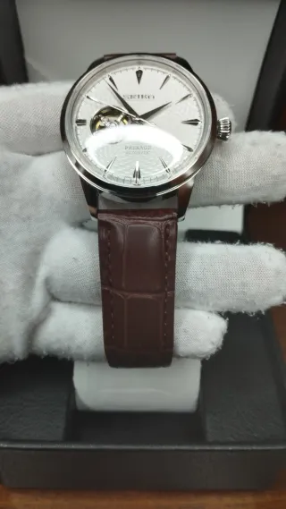 Reloj Seiko Mod Presage Blanco Marrón Open Heart