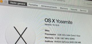 Ordenador Apple con teclado inalámbrico iMac