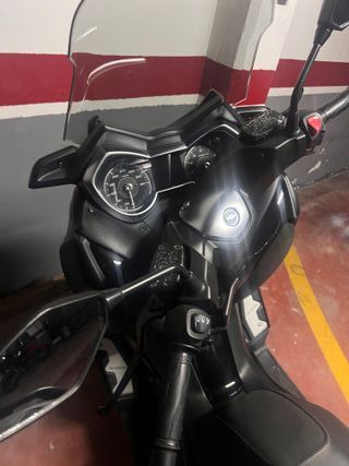 Yamaha XMAX 400 Iron Max
