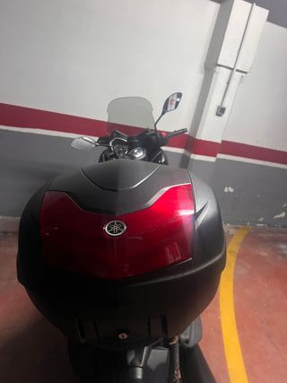 Yamaha XMAX 400 Iron Max