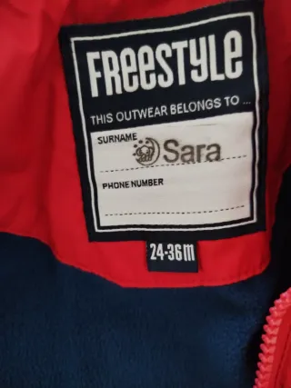 Abrigo infantil rojo con forro polar