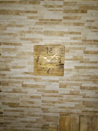 Reloj de Madera Rústico para Pared
