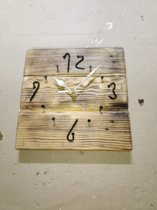 Reloj de Madera Rústico para Pared