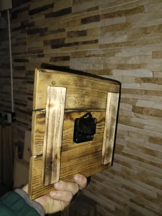 Reloj de Madera Rústico para Pared