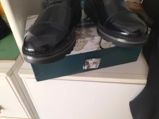 Scarpe eleganti uomo blu scuro.