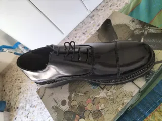 Scarpe eleganti uomo blu scuro.