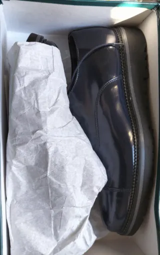 Scarpe eleganti uomo blu scuro.