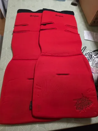 Protector silla Cybex acolchado rojo