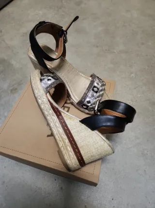 Sandalias cuña verano doradas multicolor