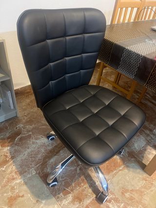 Silla de oficina ergonómica negra