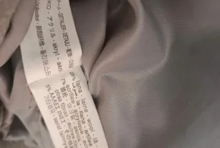 ABRIGO DE PAÑO CON CAPUCHA