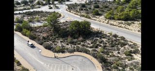 Se vende parcela urbana con todos los servicios