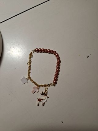 Pulsera Navidad Perlas Rosas y Dijes Dorados