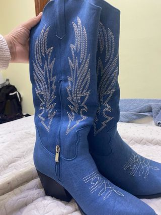 Botas de mezclilla con bordado