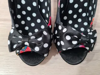 Zapatos de tacón Iron Fist