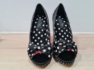 Zapatos de tacón Iron Fist