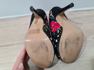 Zapatos de tacón Iron Fist