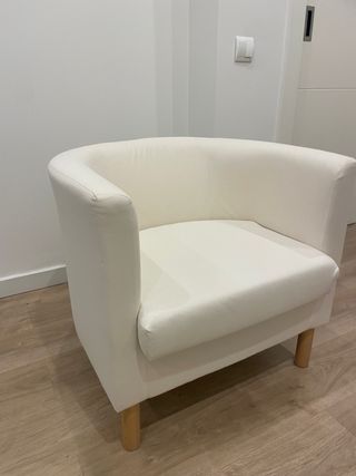 Sillón beige tela y madera