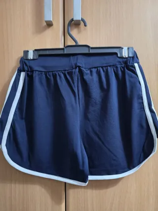 Pantalones cortos Adidas azul. Talla XL. 4,60 EURO