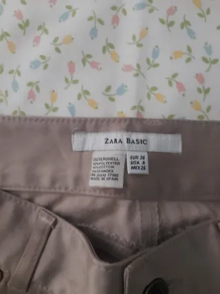 Pantalón Zara Basic satinado beige
