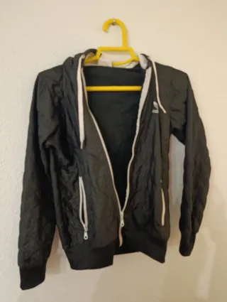 Chaqueta Adidas Negra con Capucha