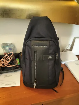 Tracolla Piquadro blu/nera