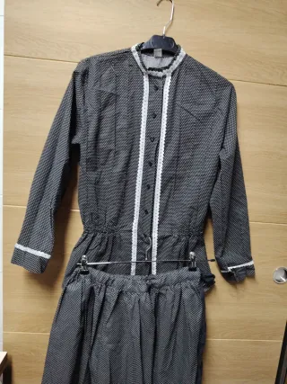 Conjunto Falda y Blusa Baserri hombro 42 falda 86