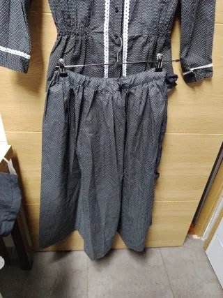 Conjunto Falda y Blusa Baserri hombro 42 falda 86