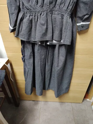 Conjunto Falda y Blusa Baserri hombro 42 falda 86