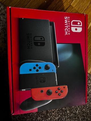 Nintendo Switch + Super Mario Bros Deluxe