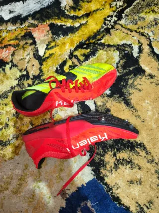 Zapatillas Atletismo Clavos Rojas y Amarillas