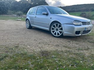 Volkswagen Golf 2003