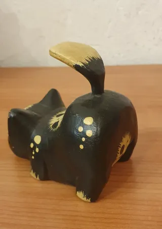 Statuetta gatto nero decorato