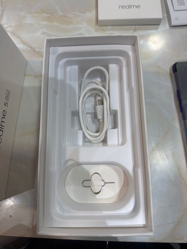 Realme 5 Pro | 48MP Quad Camera Como nuevo y caja