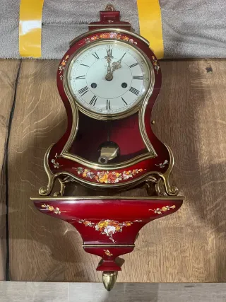 Reloj de pared suizo antiguo