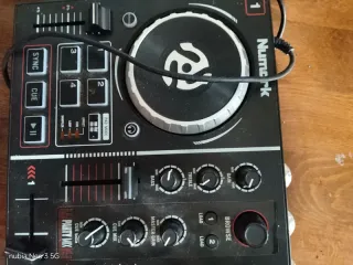 Numark Party Mix DJ Controller