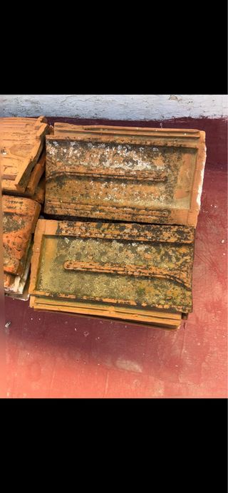 Tejas antiguas de barro