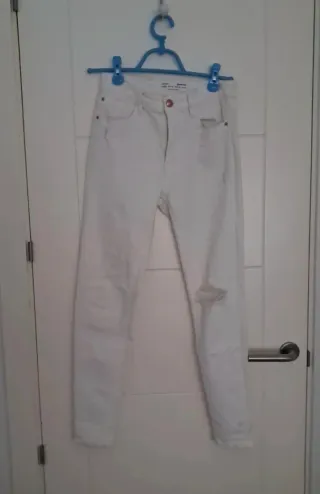 Pantalón blanco Stradivarius mujer