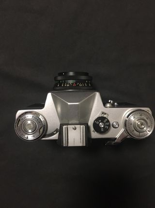 Cámara Zenit Revueflex E con objetivo Industar 50