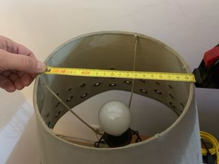 Lámpara de mesa tela y metal