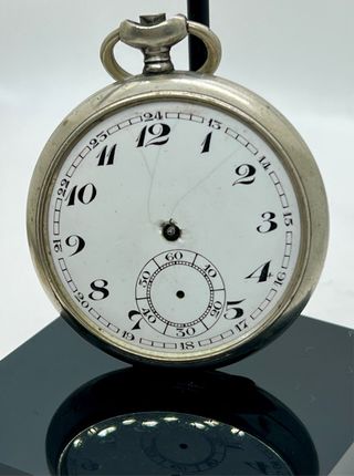 Reloj de bolsillo vintage suizo