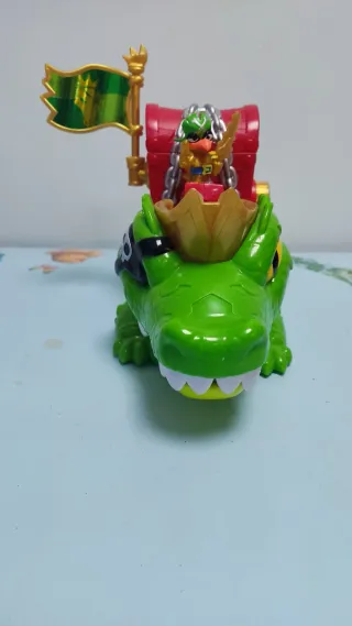 Cocodrilo Piratix con Cofre y Bandera