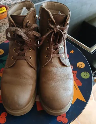 Botas de niña de piel color camel número 34